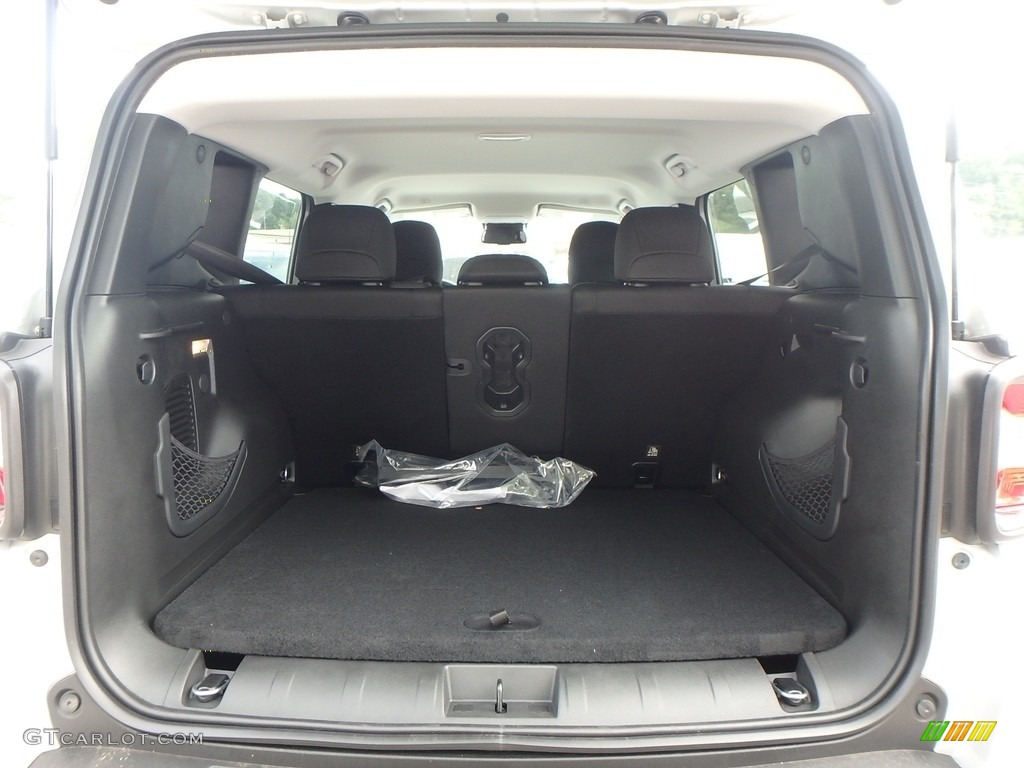 2018 Renegade Latitude 4x4 - Glacier Metallic / Black photo #20