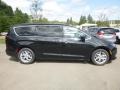 2019 Brilliant Black Crystal Pearl Chrysler Pacifica Touring Plus  photo #6