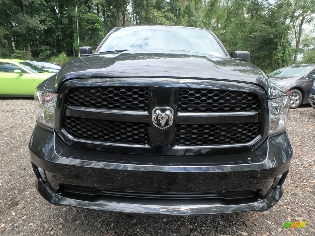 2019 1500 Classic Express Quad Cab 4x4 - Brilliant Black Crystal Pearl / Black/Diesel Gray photo #8