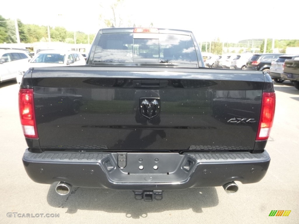 2019 1500 Classic Big Horn Crew Cab 4x4 - Brilliant Black Crystal Pearl / Black/Diesel Gray photo #4