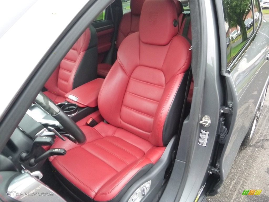 Black/Garnet Red Interior 2016 Porsche Cayenne Turbo S Photo #129389831