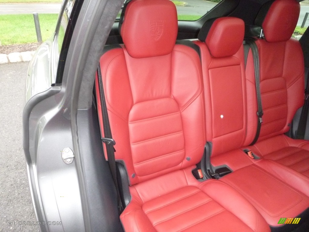 2016 Porsche Cayenne Turbo S Rear Seat Photo #129390002