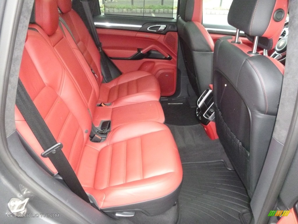 2016 Porsche Cayenne Turbo S Rear Seat Photos