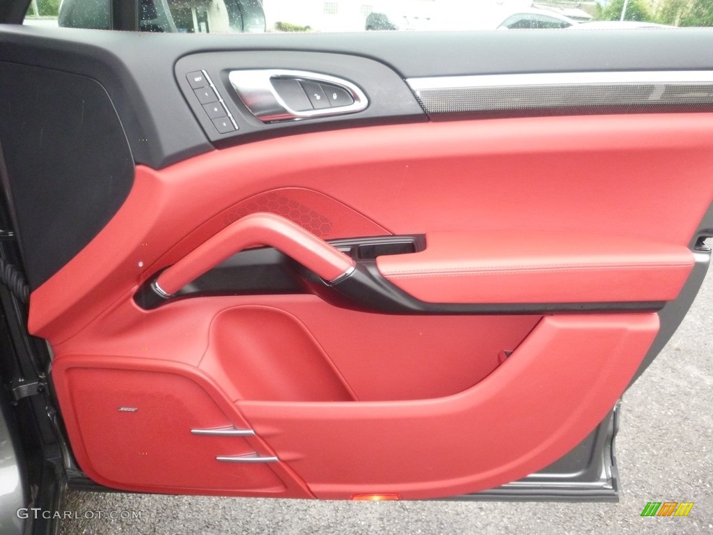 2016 Porsche Cayenne Turbo S Door Panel Photos