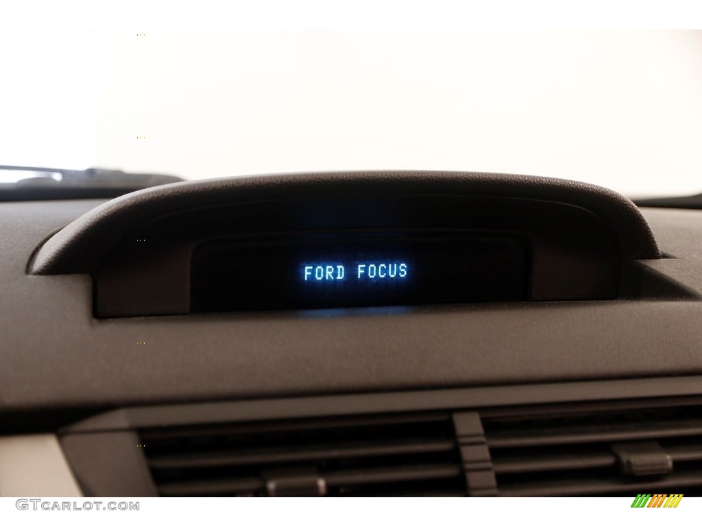 2009 Focus SE Sedan - Vista Blue Metallic / Charcoal Black photo #8