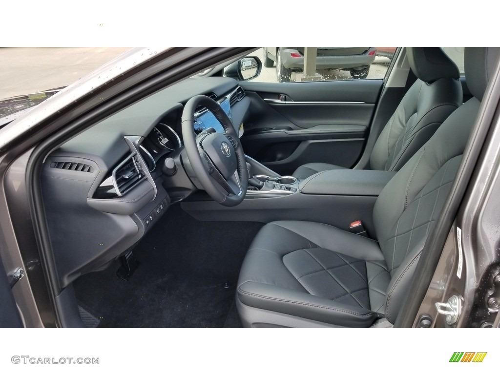 Black Interior 2019 Toyota Camry Hybrid XLE Photo #129392201