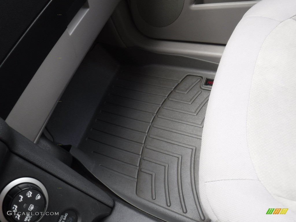 2009 Rogue S AWD - Venom Red / Gray photo #17