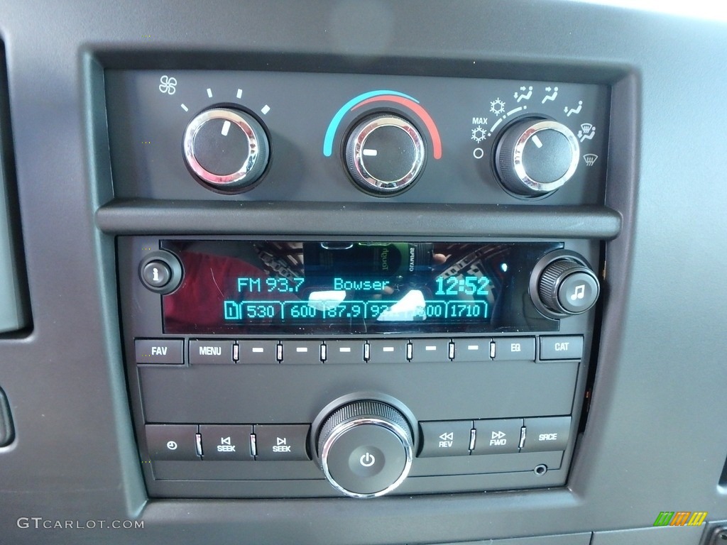 2018 Chevrolet Express 2500 Cargo WT Controls Photo #129397043