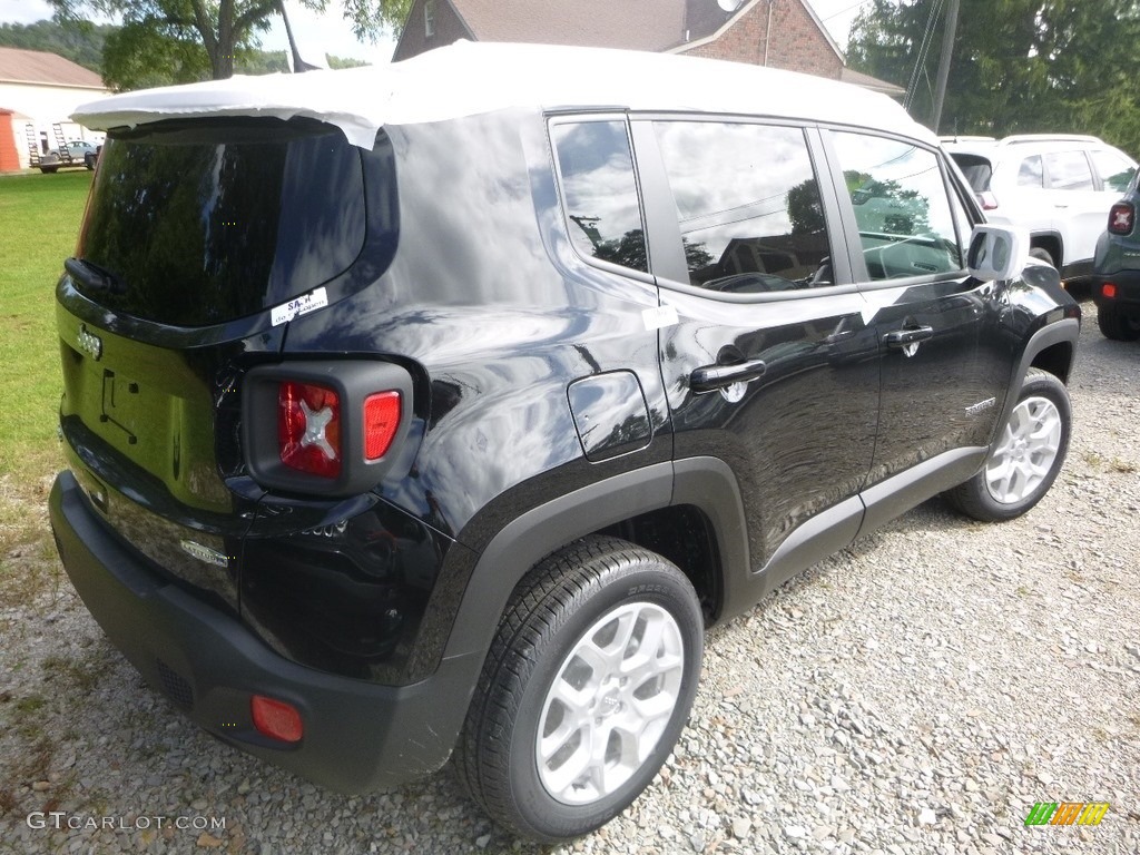 2018 Renegade Latitude 4x4 - Black / Black photo #5