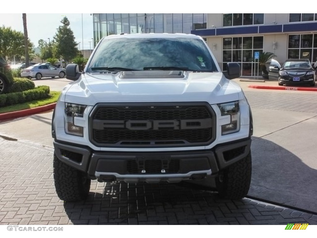 2017 F150 SVT Raptor SuperCrew 4x4 - Oxford White / Raptor Black photo #2