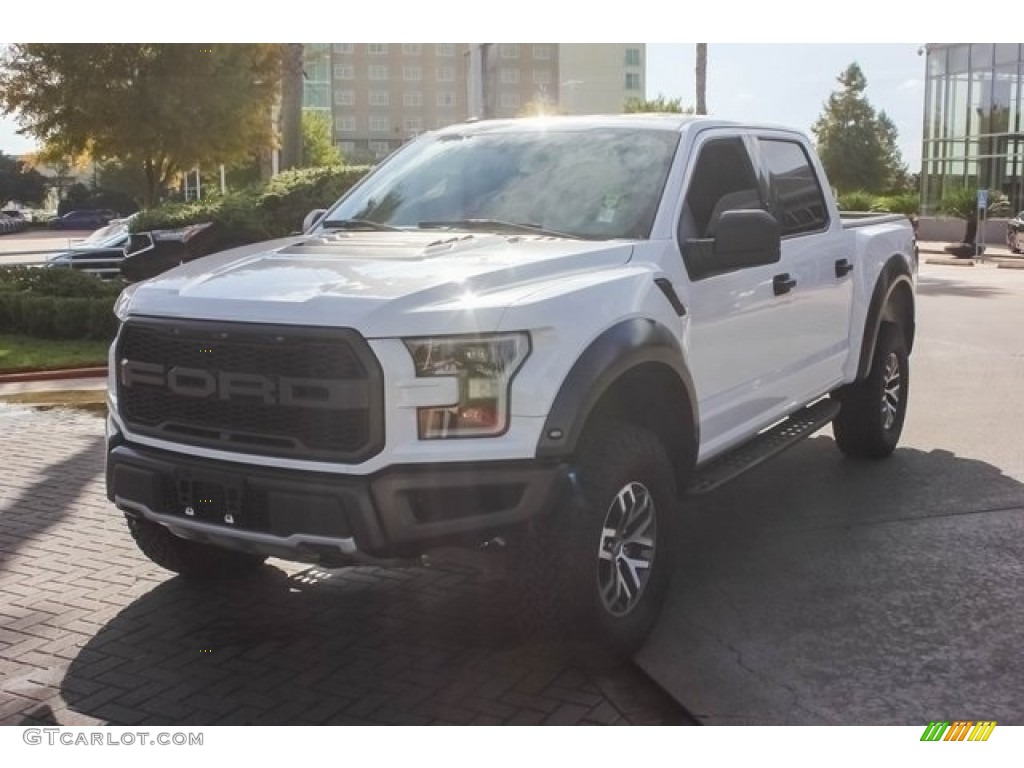 2017 F150 SVT Raptor SuperCrew 4x4 - Oxford White / Raptor Black photo #3