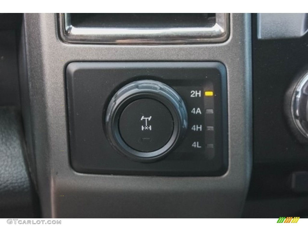 2017 Ford F150 SVT Raptor SuperCrew 4x4 Controls Photo #129401144