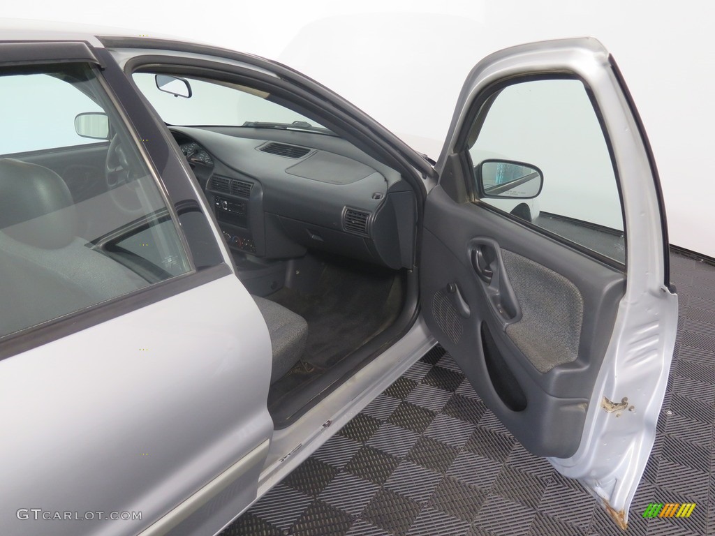 2003 Cavalier Sedan - Ultra Silver Metallic / Graphite Gray photo #23