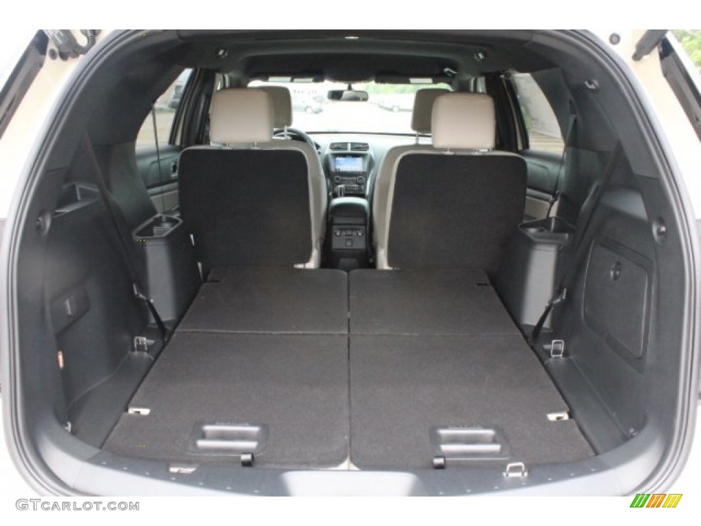 2018 Explorer XLT - Platinum Dune / Medium Stone photo #28
