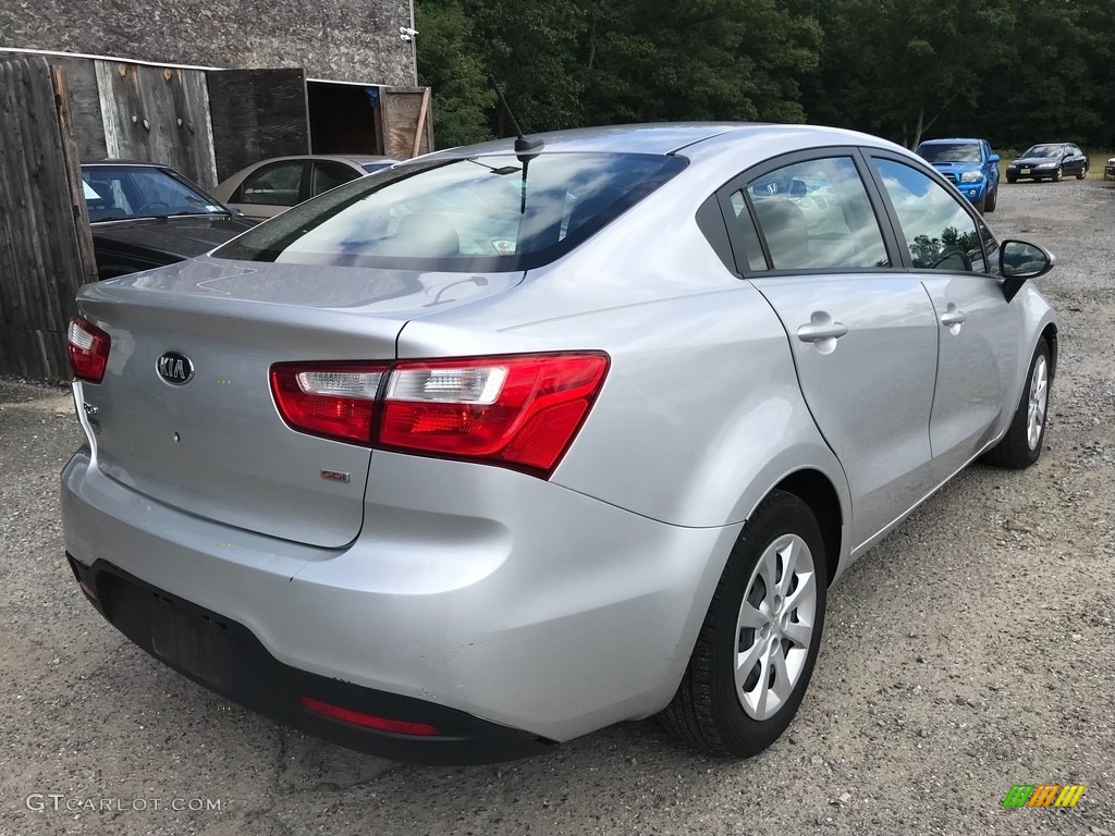 2013 Rio LX Sedan - Bright Silver / Black photo #7