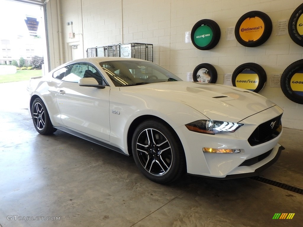 Oxford White Ford Mustang