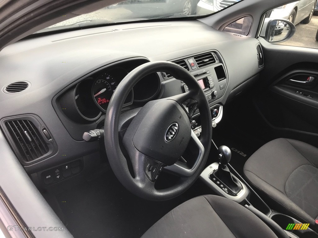 2013 Rio LX Sedan - Bright Silver / Black photo #11