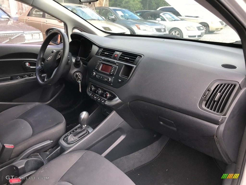 2013 Rio LX Sedan - Bright Silver / Black photo #14