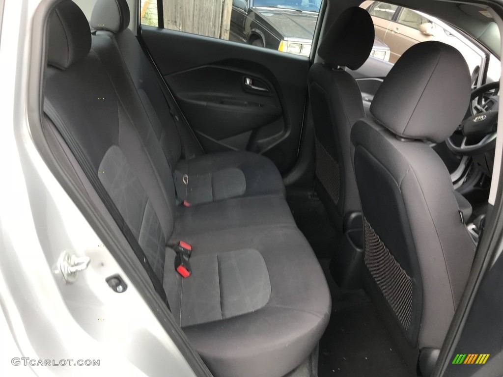 2013 Rio LX Sedan - Bright Silver / Black photo #17