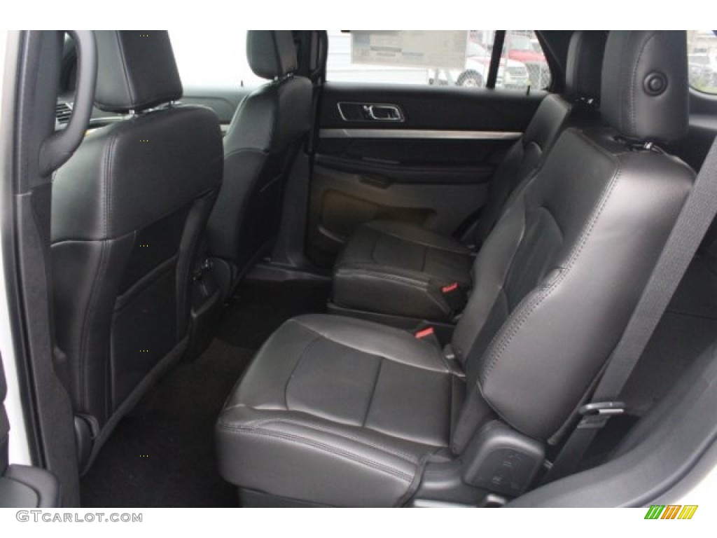 2018 Explorer XLT - White Platinum / Ebony Black photo #25
