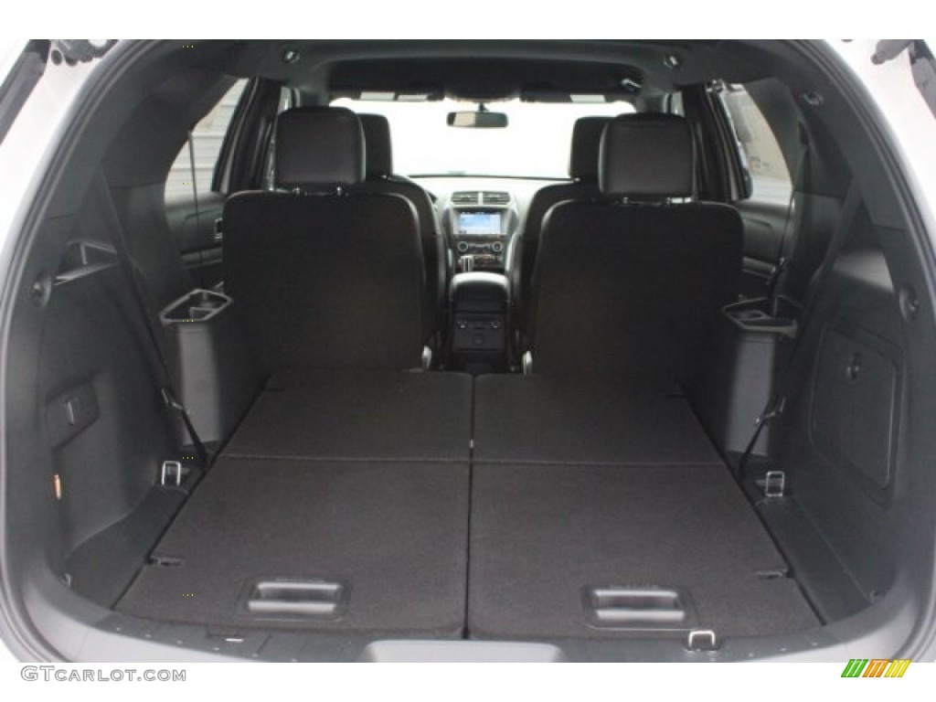 2018 Explorer XLT - White Platinum / Ebony Black photo #28