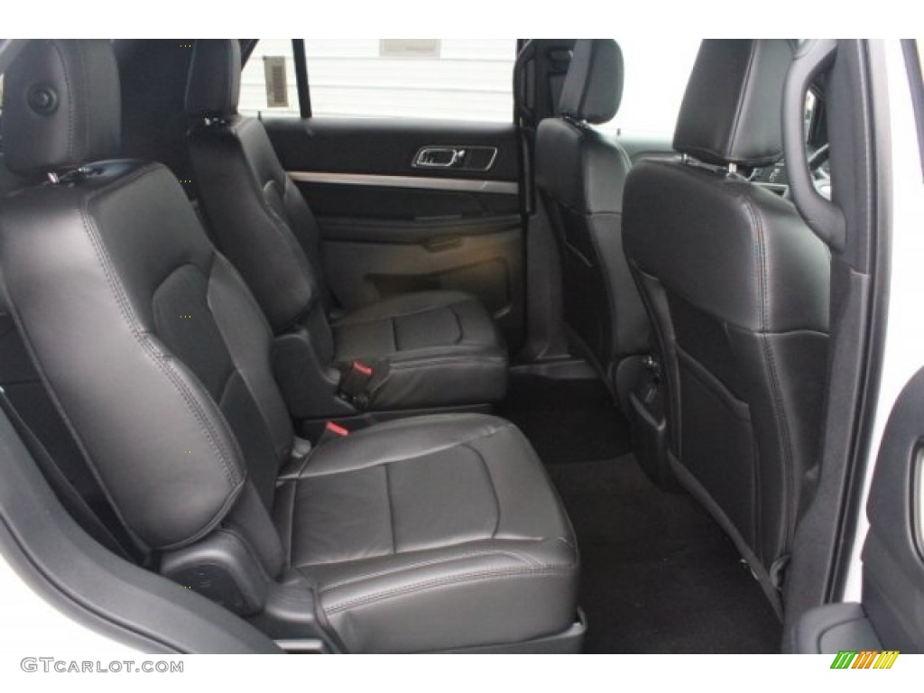 2018 Explorer XLT - White Platinum / Ebony Black photo #31