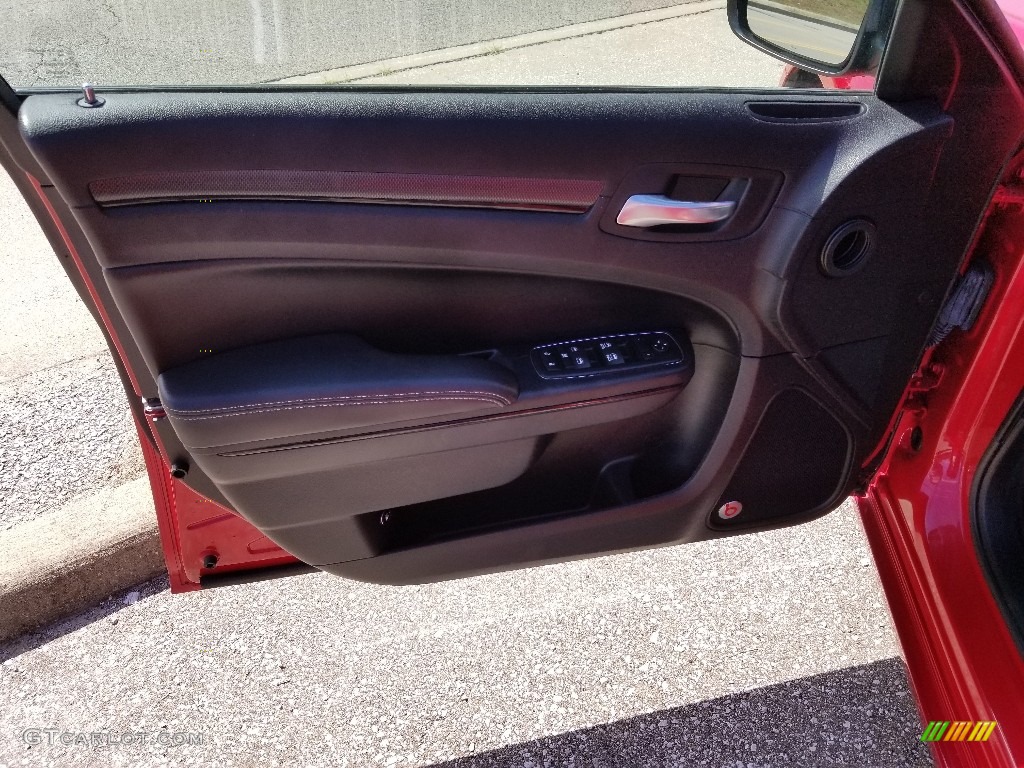 2016 300 S AWD - Redline Red Tri-Coat Pearl / Black photo #15