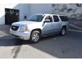 2013 Quicksilver Metallic GMC Yukon XL SLT 4x4  photo #2