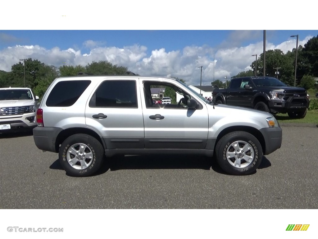 2007 Escape XLT V6 4WD - Tungsten Grey Metallic / Medium/Dark Flint photo #8