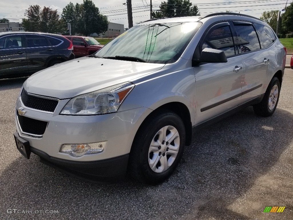 2011 Traverse LS AWD - Silver Ice Metallic / Dark Gray/Light Gray photo #3