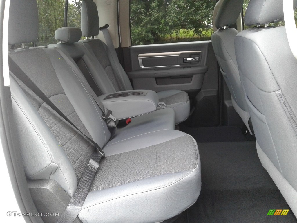 2018 1500 Big Horn Crew Cab 4x4 - Bright White / Black/Diesel Gray photo #13