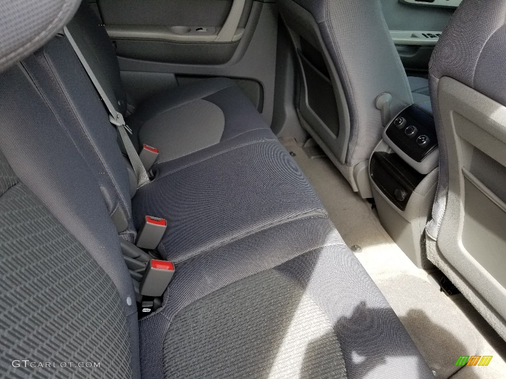 2011 Traverse LS AWD - Silver Ice Metallic / Dark Gray/Light Gray photo #8