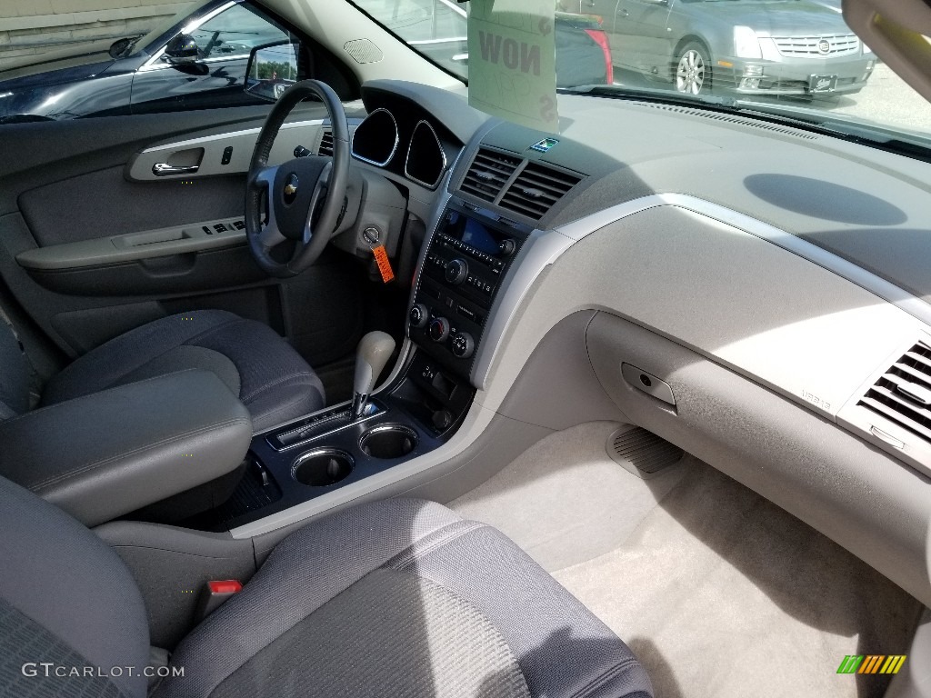 2011 Traverse LS AWD - Silver Ice Metallic / Dark Gray/Light Gray photo #13