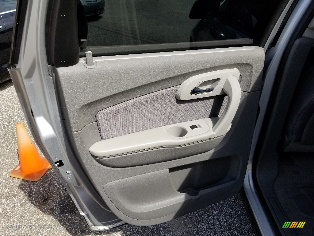 2011 Traverse LS AWD - Silver Ice Metallic / Dark Gray/Light Gray photo #14