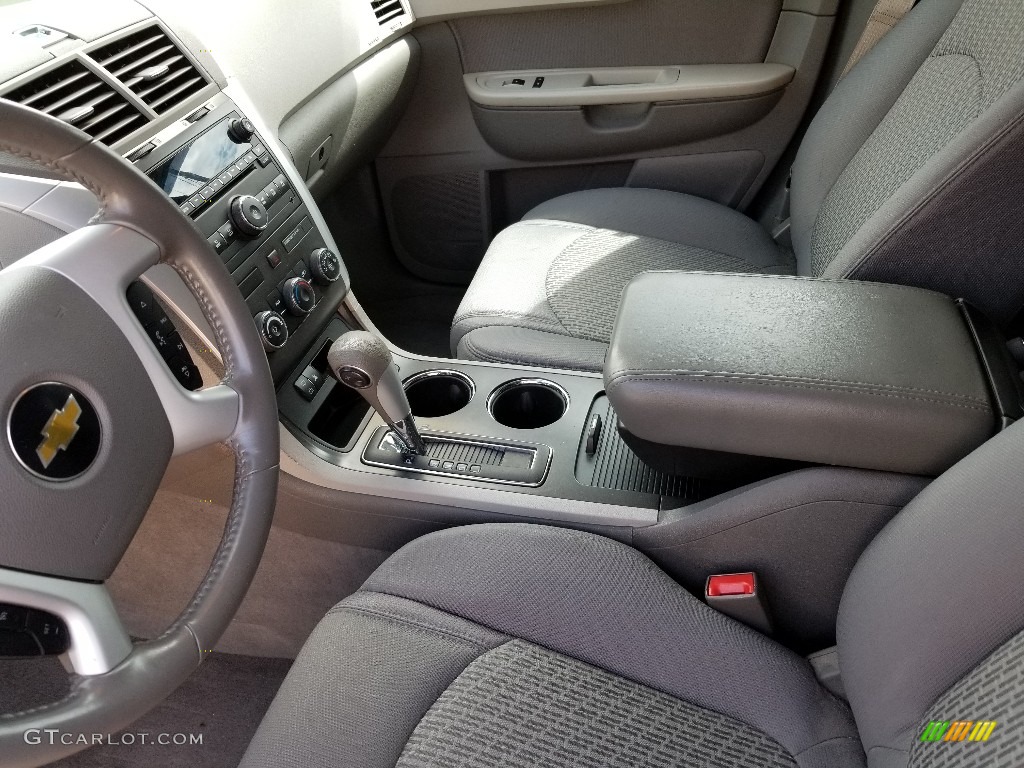 2011 Traverse LS AWD - Silver Ice Metallic / Dark Gray/Light Gray photo #20