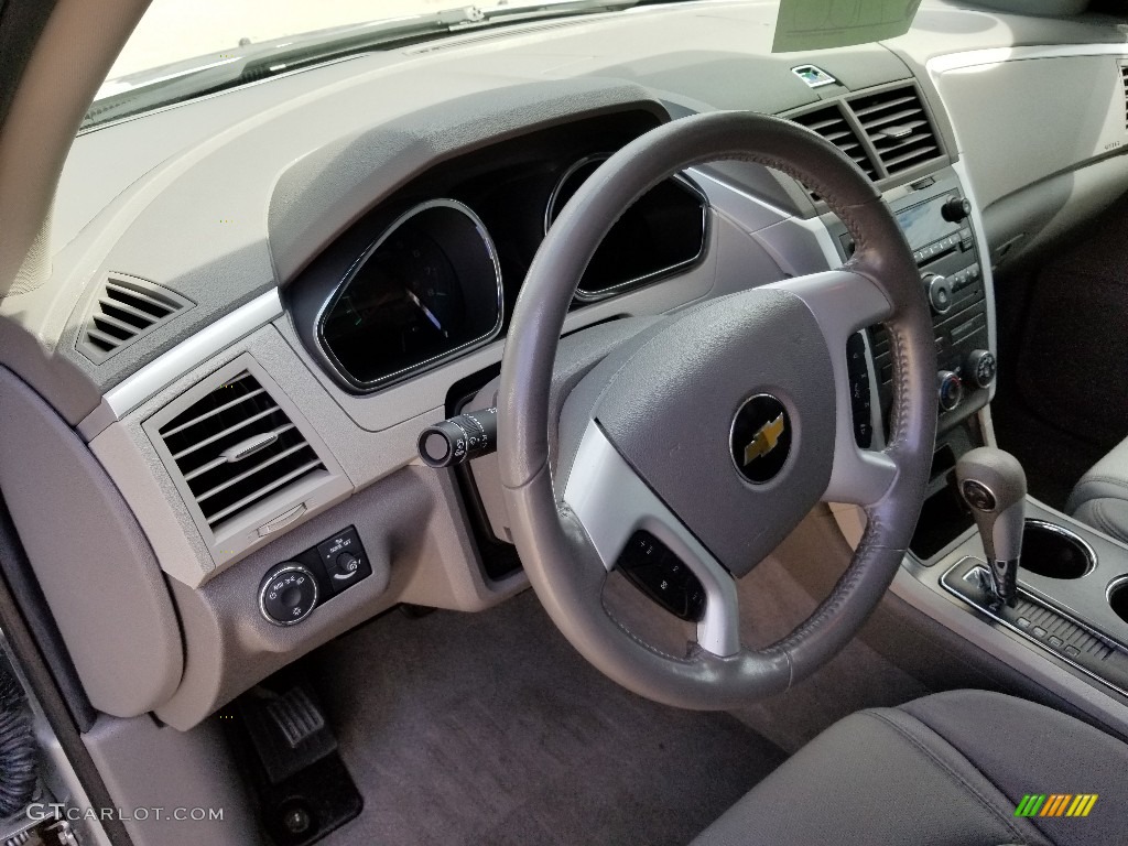 2011 Traverse LS AWD - Silver Ice Metallic / Dark Gray/Light Gray photo #21