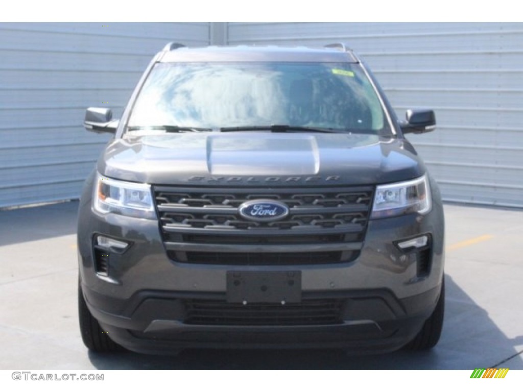 2018 Explorer XLT - Magnetic Metallic / Ebony Black photo #2