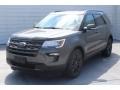 2018 Magnetic Metallic Ford Explorer XLT  photo #3