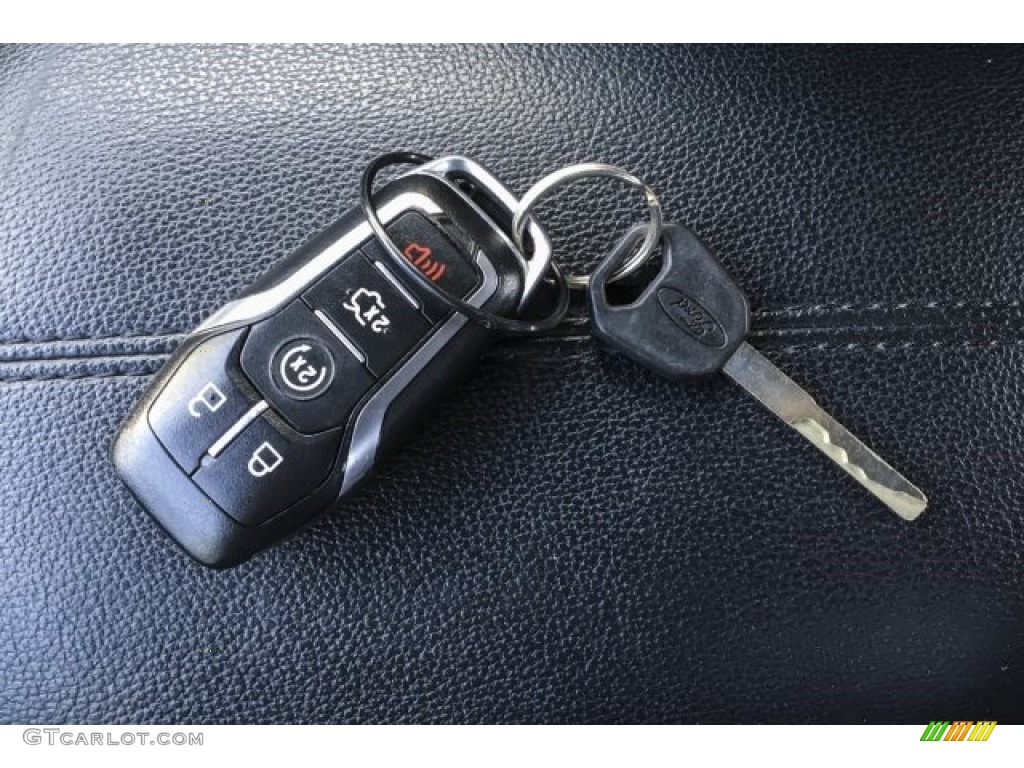 2017 Ford Mustang EcoBoost Premium Convertible Keys Photo #129430218