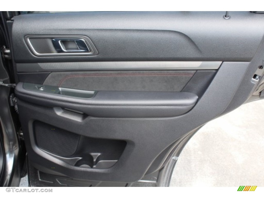 2018 Explorer XLT - Magnetic Metallic / Ebony Black photo #31
