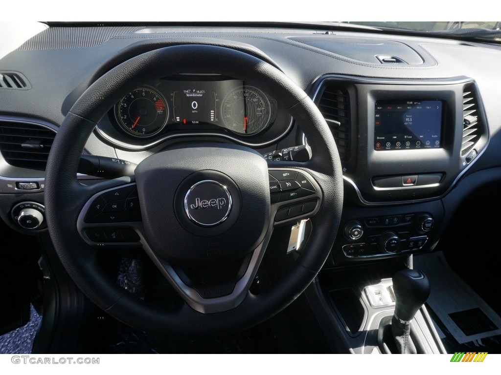 2019 Cherokee Latitude - Olive Green Pearl / Black photo #5