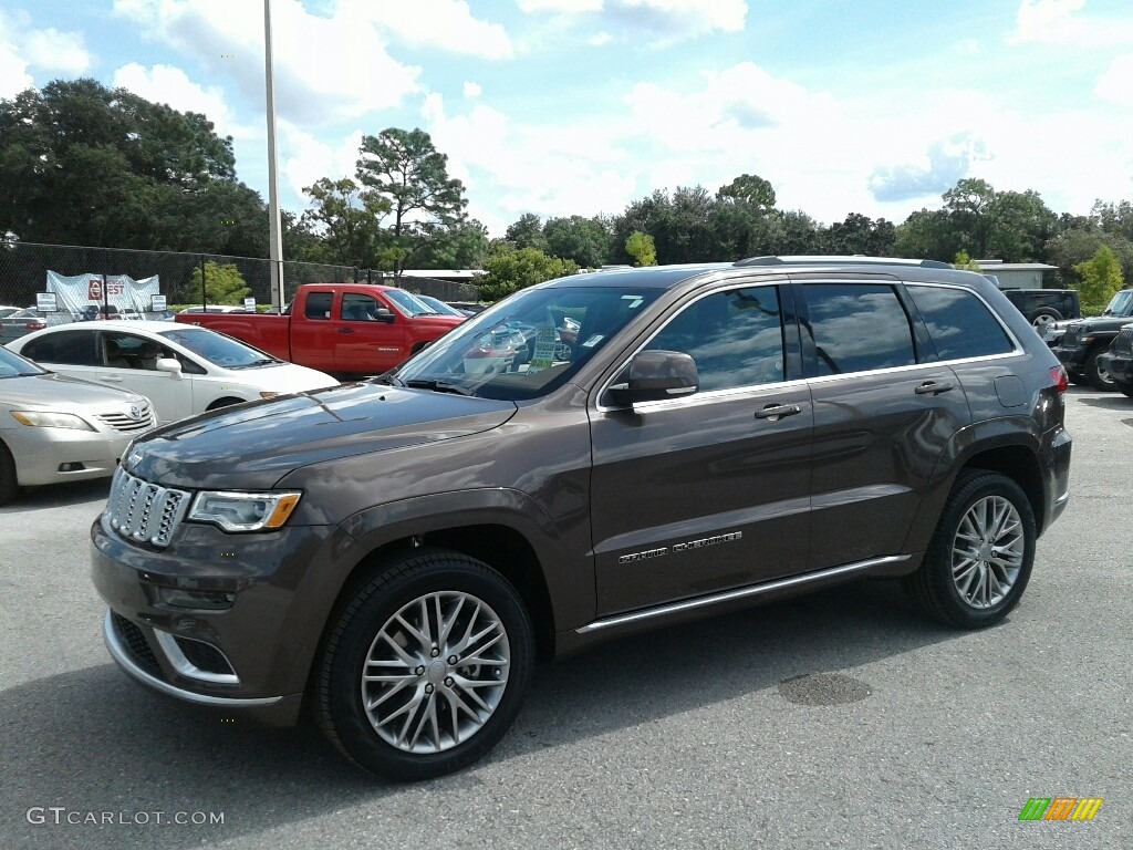 Walnut Brown Metallic Jeep Grand Cherokee