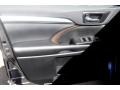 2018 Predawn Gray Mica Toyota Highlander SE AWD  photo #22