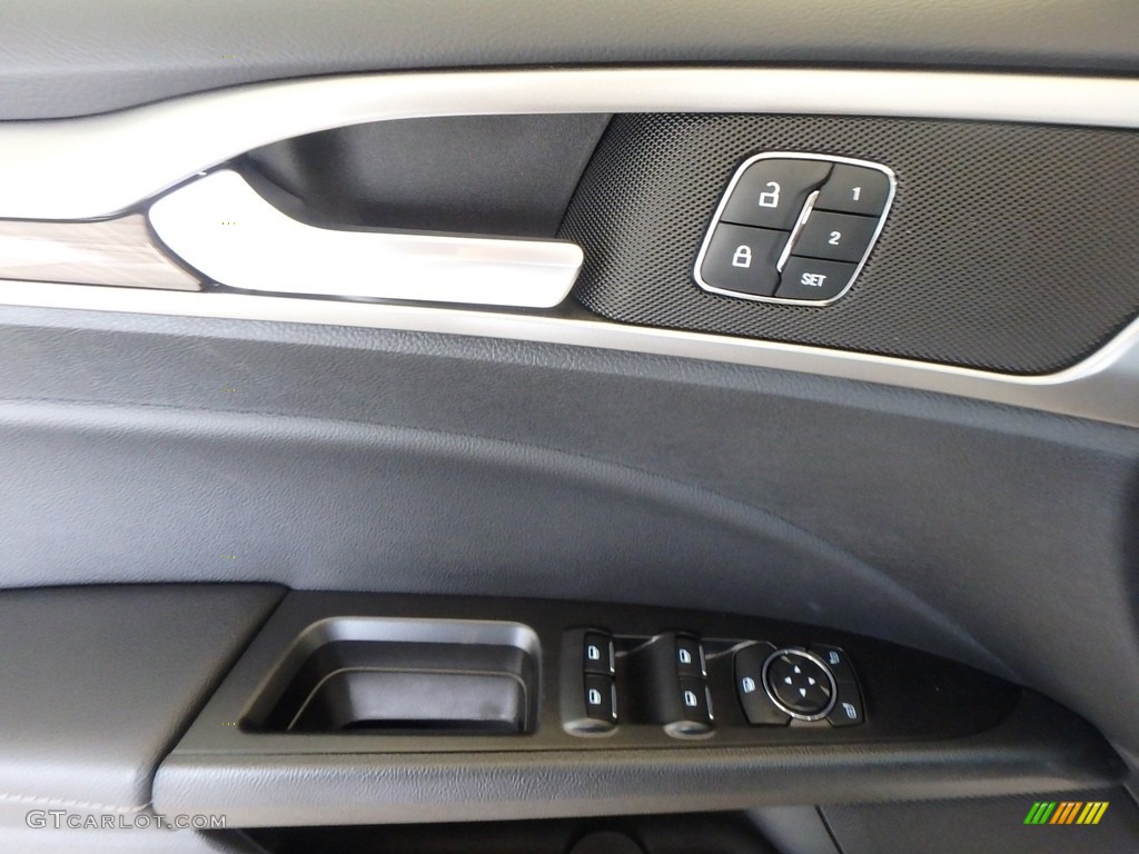 2018 Fusion SE - Ingot Silver / Ebony photo #9