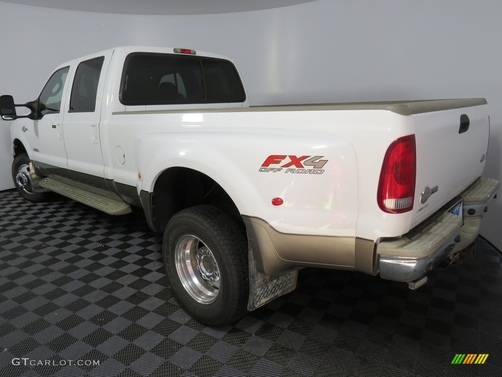 2005 F350 Super Duty King Ranch Crew Cab 4x4 - Oxford White / Tan photo #7