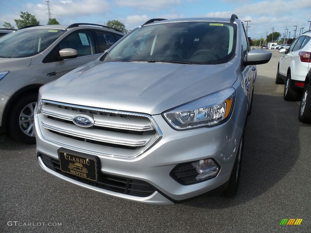 2018 Escape SE - Ingot Silver / Charcoal Black photo #1