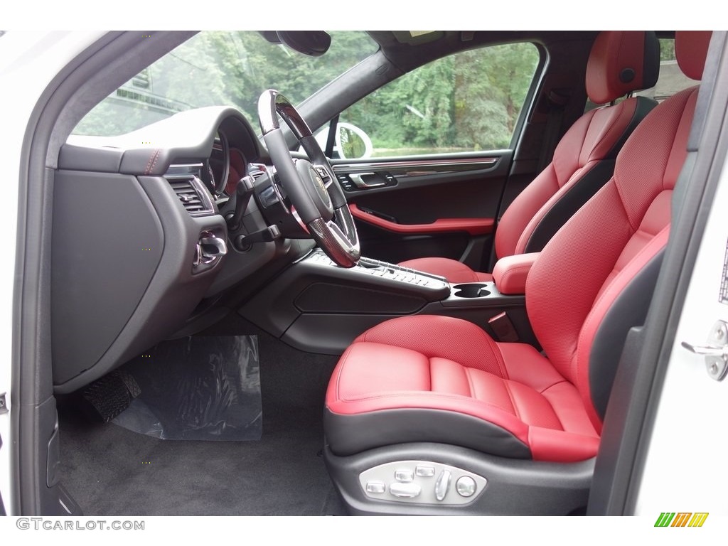 2018 Porsche Macan Turbo Front Seat Photo #129468317