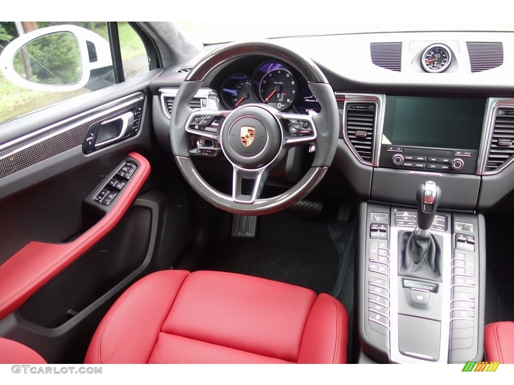 2018 Porsche Macan Turbo Black/Garnet Red Dashboard Photo #129468343