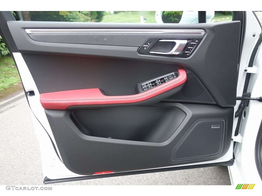 2018 Porsche Macan GTS Black/Garnet Red Door Panel Photo #129469325