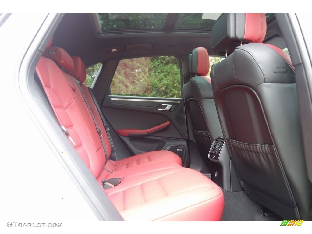 Black/Garnet Red Interior 2018 Porsche Macan GTS Photo #129469517
